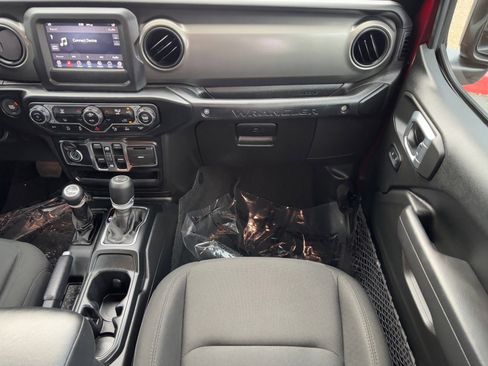 Used 2022 Jeep Wrangler Unlimited Sport image 17