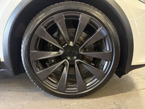 Used 2023 Tesla Model X AWD/4WD image 21