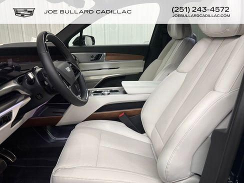 New 2026 Cadillac Vistiq Luxury w/ LPO, Floor Liner Package image 6