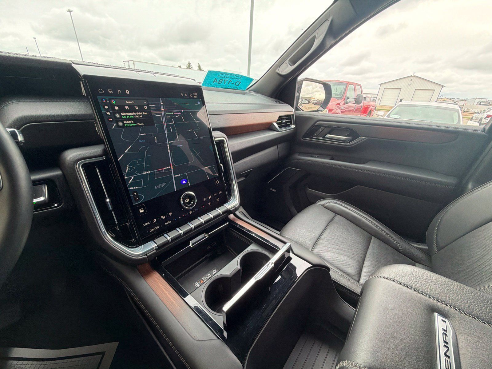 Used 2025 GMC Yukon Denali AWD/4WD image 27