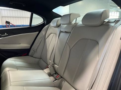 Used 2025 Genesis G70 2.5T RWD image 18