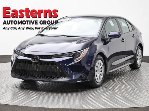 Used 2022 Toyota Corolla LE FWD image 1