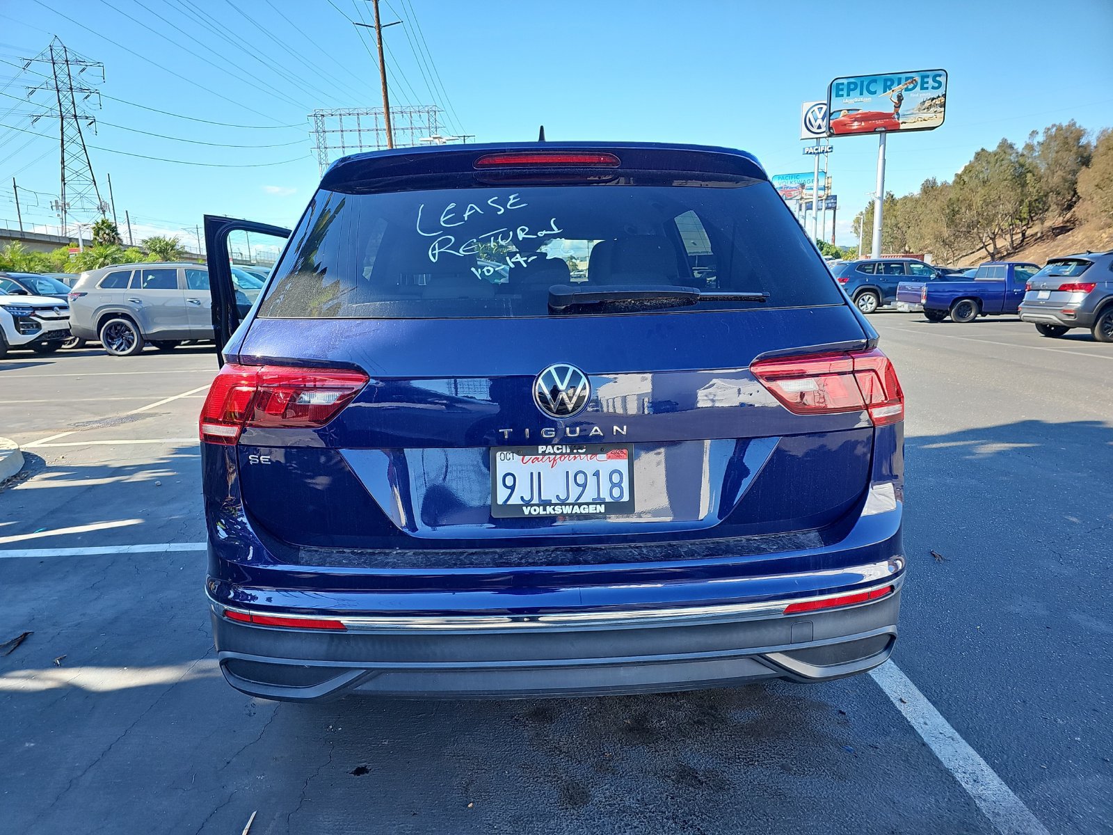 Used 2023 Volkswagen Tiguan SE FWD image 11