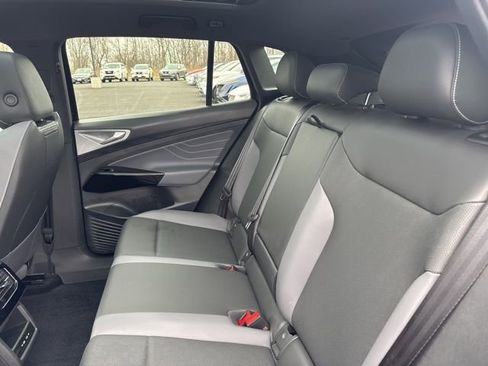 Used 2023 Volkswagen ID.4 Pro S image 8