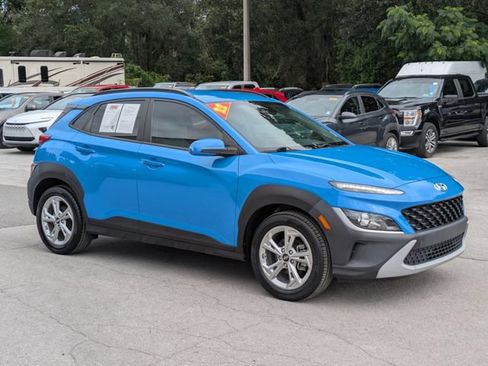 Used 2022 Hyundai Kona SEL FWD image 2