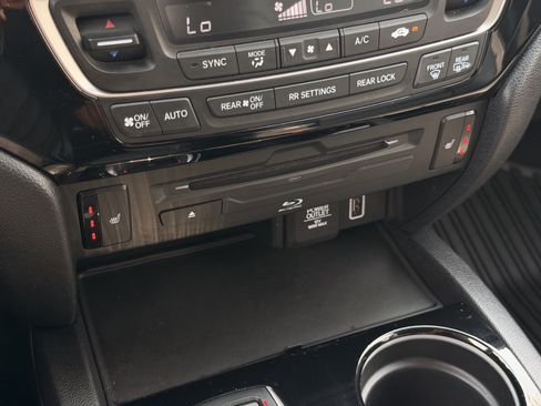 Used 2019 Honda Pilot Touring image 21