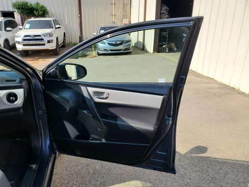 Used 2019 Toyota Corolla LE FWD image 26