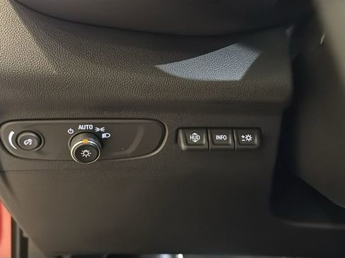 Used 2023 Buick Envision Avenir AWD/4WD image 35