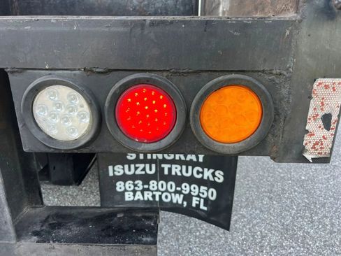 Used 2019 Isuzu NPR RWD image 20