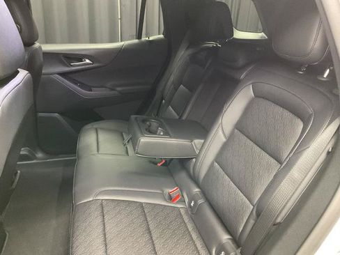 New 2026 Chevrolet Equinox LT w/ Convenience Package II AWD/4WD image 10