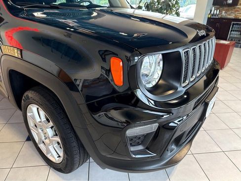Used 2023 Jeep Renegade Latitude AWD/4WD image 6