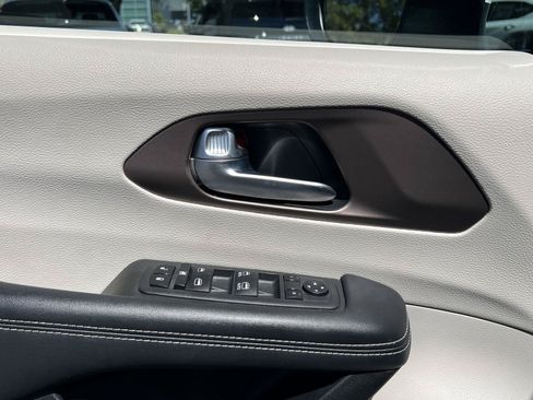 Used 2023 Chrysler Voyager LX FWD image 30
