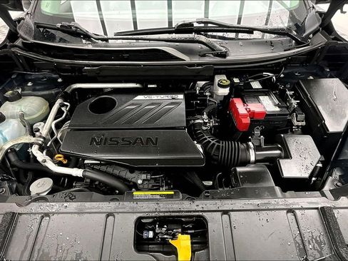 Used 2023 Nissan Rogue SV image 10