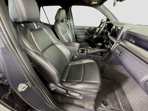 Certified 2025 Toyota 4Runner SR5 image 18