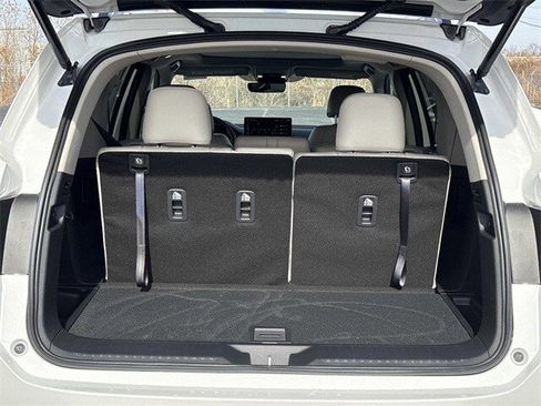 New 2026 Honda Pilot Touring image 9