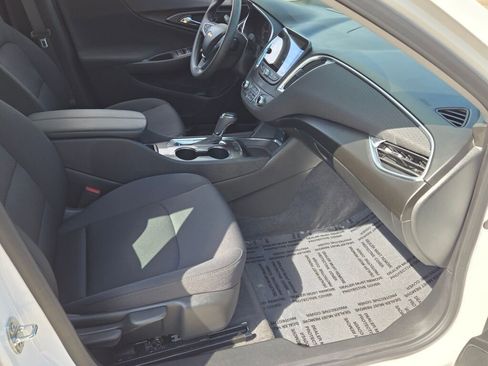 Used 2020 Chevrolet Malibu LT w/ Fleet LT Safety Plus Package image 3