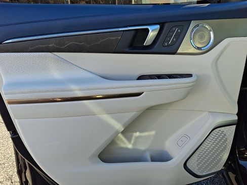 Certified 2025 Buick Enclave Avenir w/ Super Cruise Package image 12