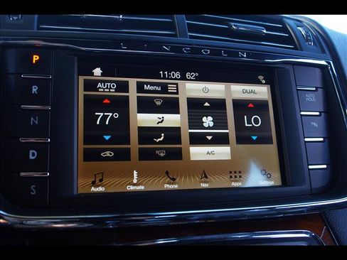 Used 2019 Lincoln Continental Select image 30