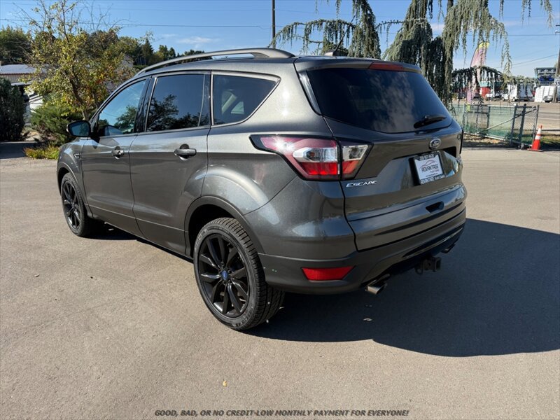 Used 2017 Ford Escape Titanium AWD/4WD image 5