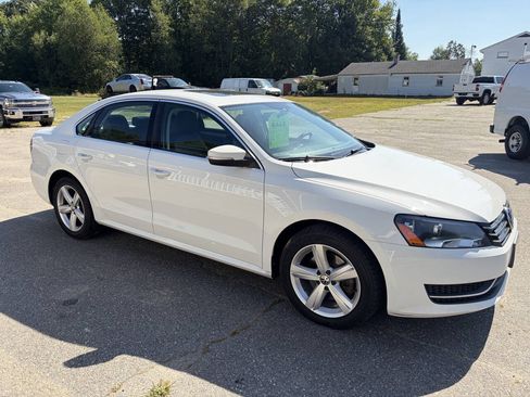 Used 2013 Volkswagen Passat TDI SE FWD image 10
