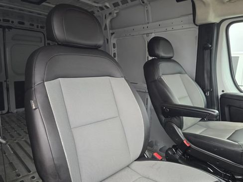 Used 2025 RAM ProMaster 2500 w/ Convenience Group FWD image 23