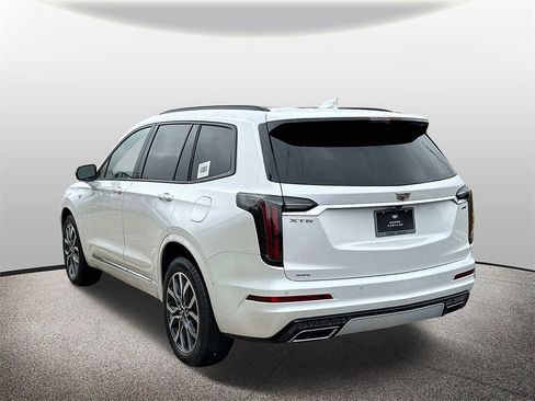 New 2025 Cadillac XT6 Sport w/ Platinum Package image 4