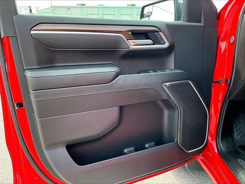 Used 2025 Chevrolet Silverado 1500 LT AWD/4WD image 24