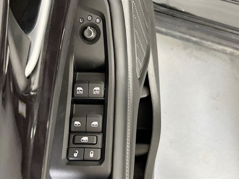 Used 2023 Jeep Grand Cherokee Altitude AWD/4WD image 17