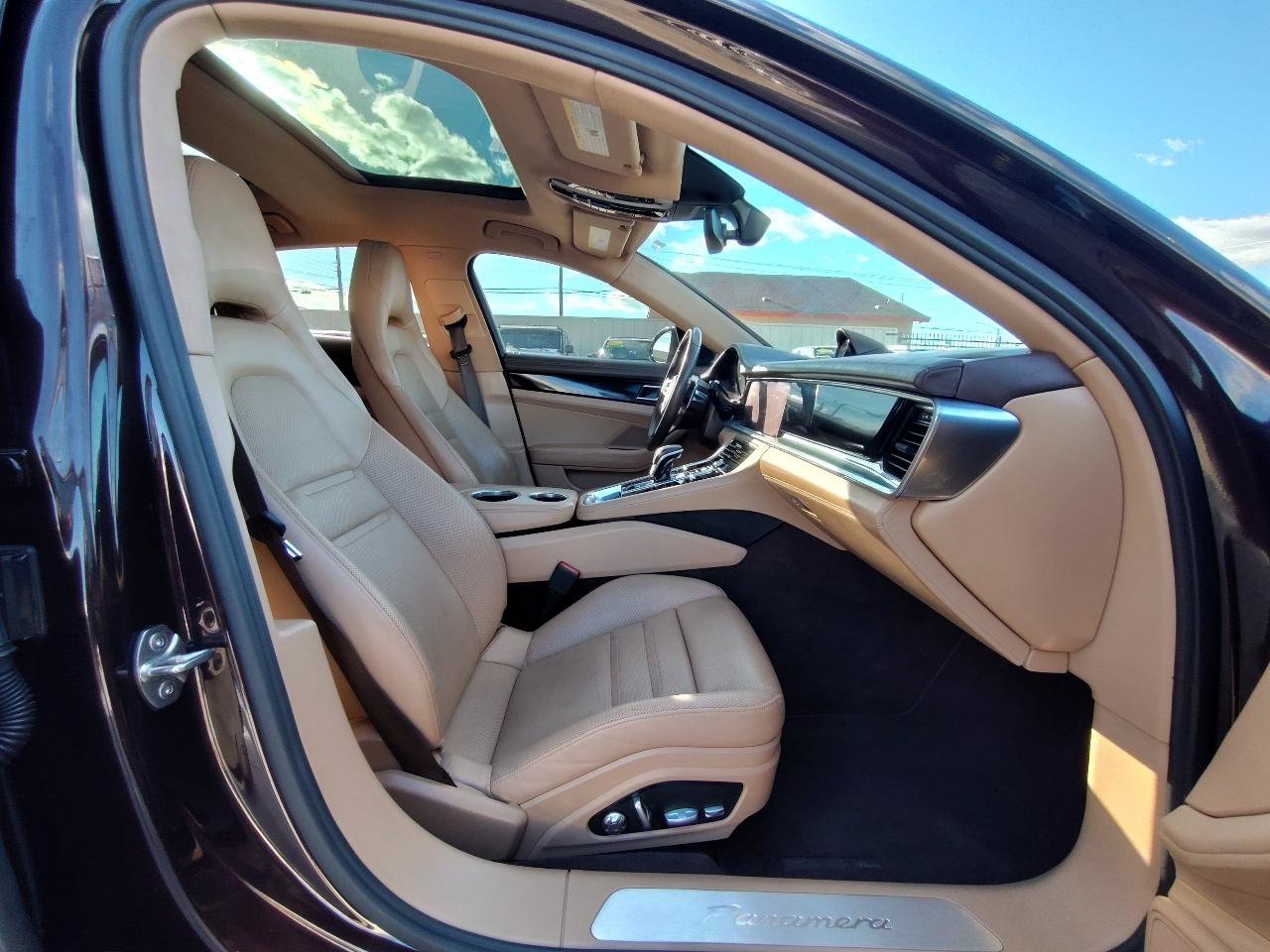 Used 2018 Porsche Panamera RWD image 55