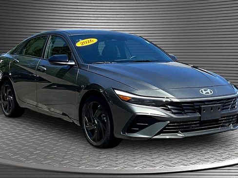 Used 2026 Hyundai Elantra Sport FWD image 1