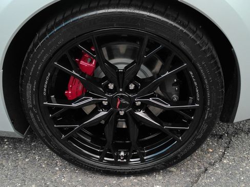 Used 2026 Chevrolet Corvette Stingray Premium Cpe w/ Z51 Performance Package RWD image 27