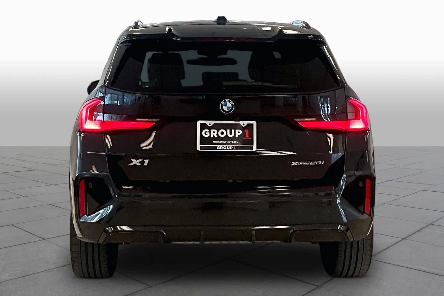 Used 2024 BMW X1 xDrive28i w/ M Sport Package AWD/4WD image 4