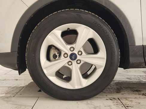 Used 2016 Ford Escape SE w/ Equipment Group 201A FWD image 10