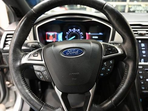 Used 2019 Ford Fusion Titanium image 22