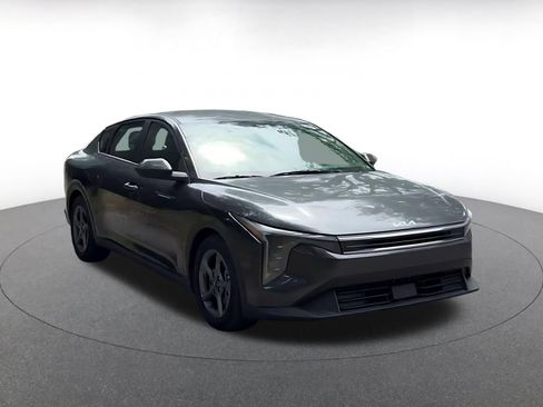 Used 2025 Kia K4 FWD image 3