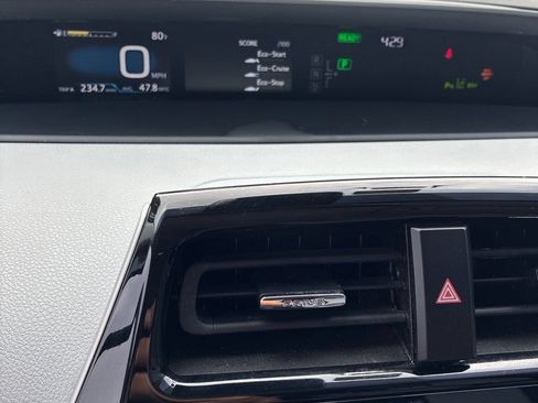 Used 2020 Toyota Prius LE FWD image 9