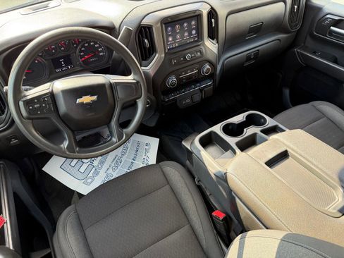 Used 2024 Chevrolet Silverado 1500 Custom image 4