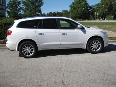 Used 2016 Buick Enclave Leather FWD image 3