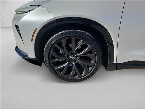 Used 2025 Toyota Crown Signia Limited image 26