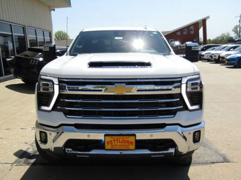 New 2026 Chevrolet Silverado 2500 LTZ w/ LTZ Plus Package AWD/4WD image 13