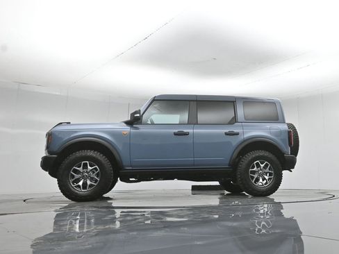 Certified 2025 Ford Bronco Badlands AWD/4WD image 54