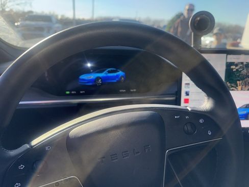 Used 2023 Tesla Model S Standard Range image 6