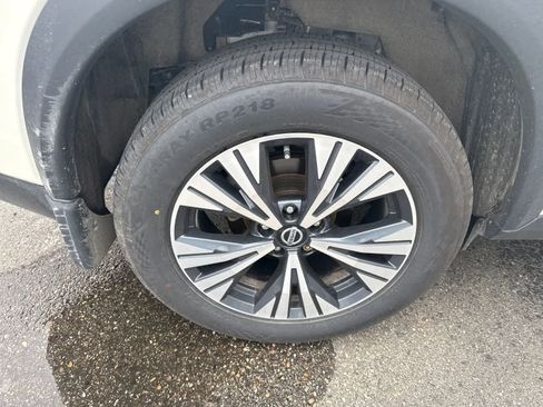 Used 2021 Nissan Rogue SV AWD/4WD image 7
