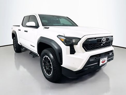 Certified 2025 Toyota Tacoma TRD Off-Road w/ TRD Off Road Upgrade Package AWD/4WD image 3