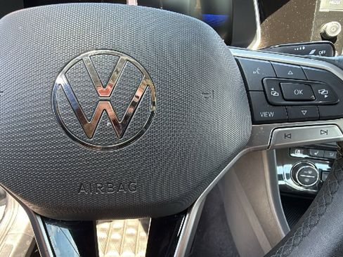 Used 2024 Volkswagen Jetta SE FWD image 24