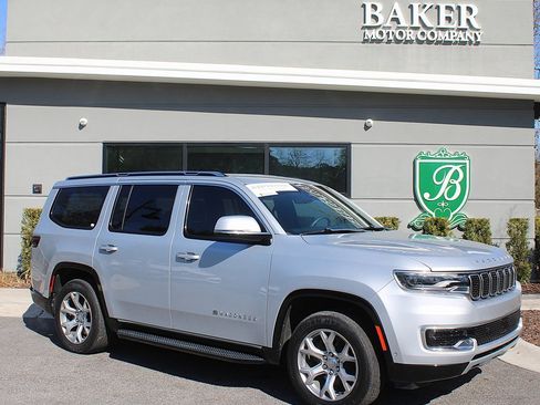 Used 2022 Jeep Wagoneer Series II image 1