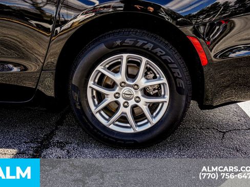 Used 2024 Chrysler Pacifica Touring-L FWD image 16