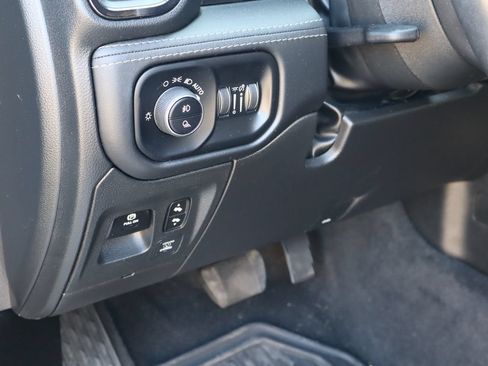 Used 2025 RAM 1500 Limited AWD/4WD image 24