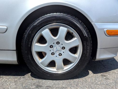 Used 2002 Mercedes-Benz CLK 320 Cabriolet image 48