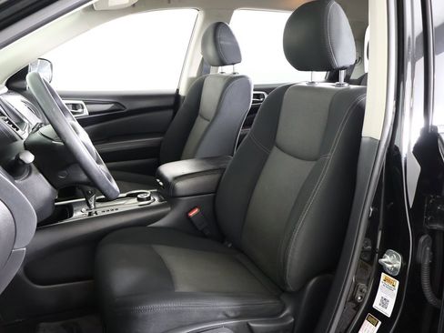 Used 2020 Nissan Pathfinder S image 25